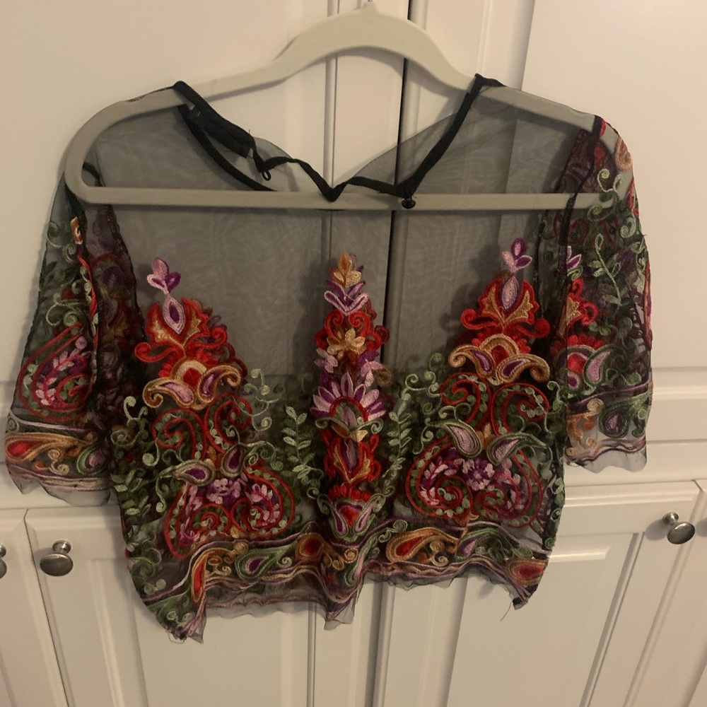 Cropped sheer patterned top - Picture 2 of 3